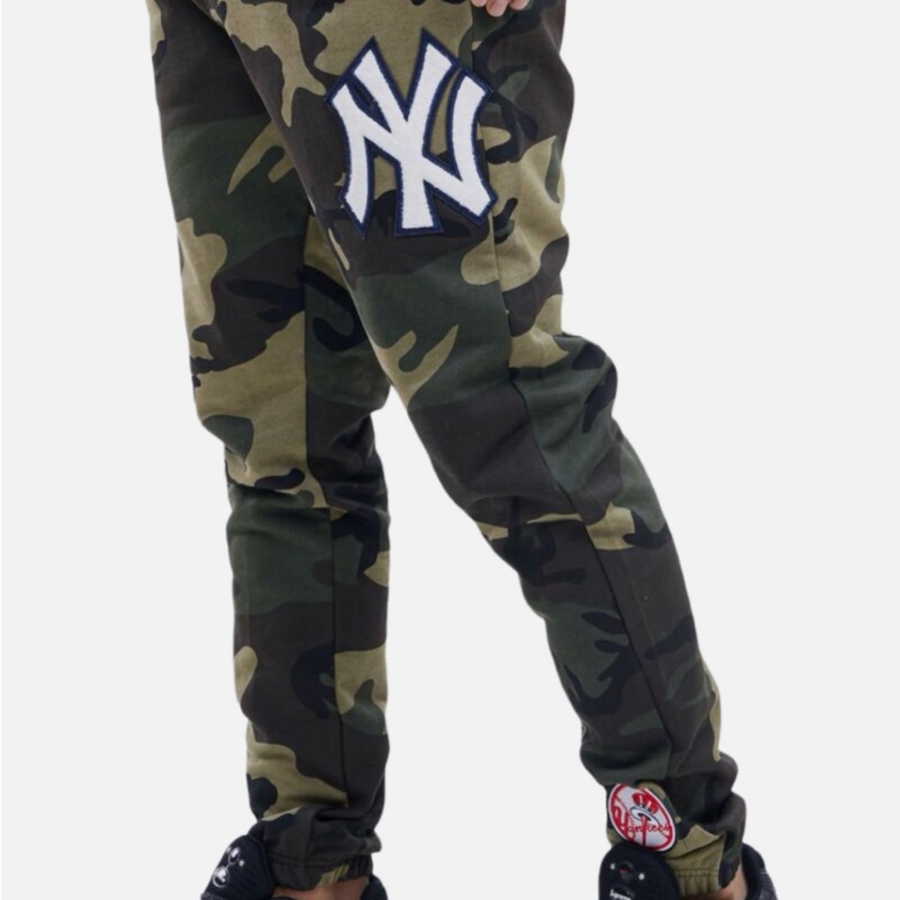Pro Standard MLB New York Yankees Pro Team Camo Joggers Size Medium $100 Retail